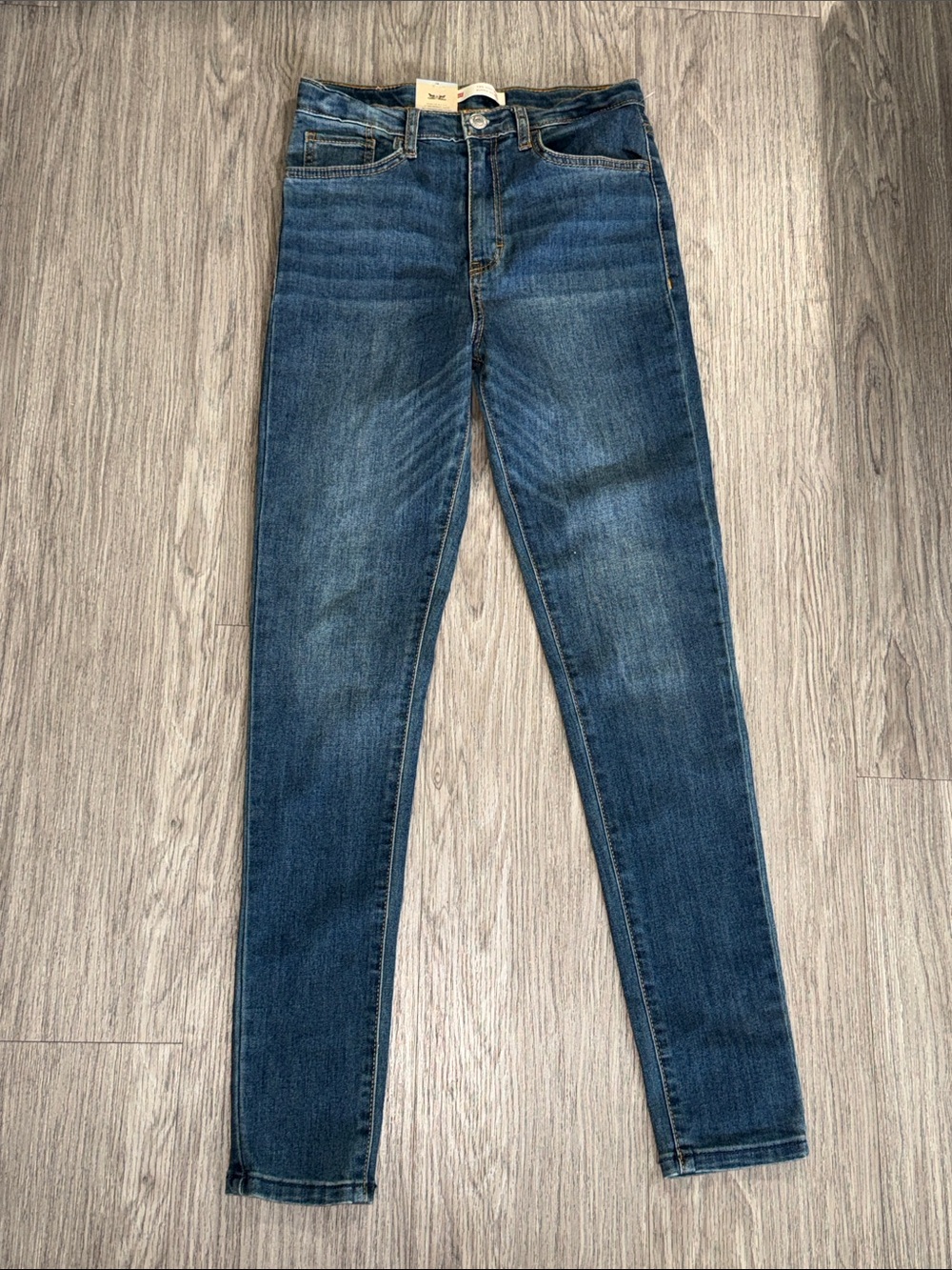 Levi's Women's Medium Blue High-Rise Skinny Jeans